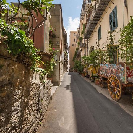 Casa Dell'Architetto Alla Cattedrale By Wonderful Italy Palermo Exterior photo